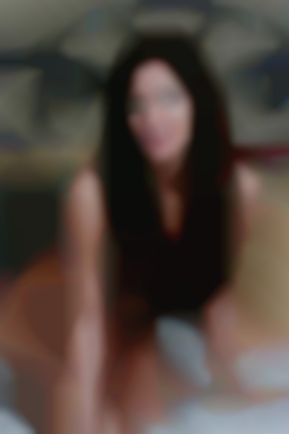 Plumper pussies wives galleries near Roanoke Rapids.